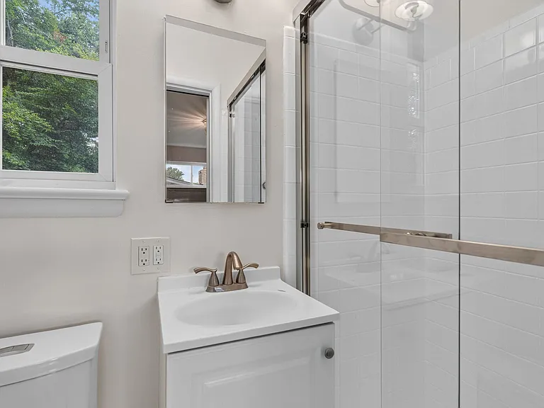 6400 Redwing Rd — Photo 9