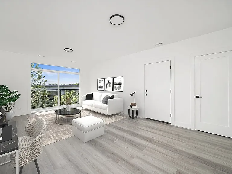 2030 Greenwood St — Photo 7