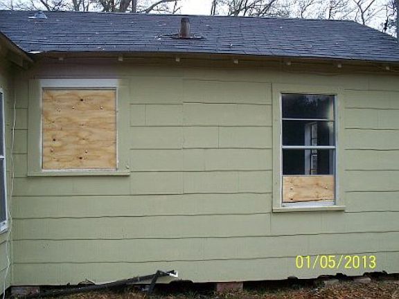 3rd image of 806 Richmond St