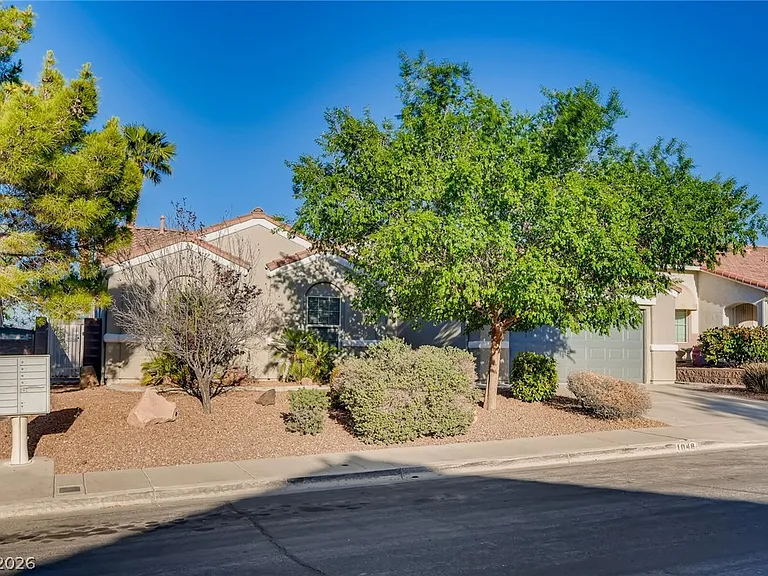 1048 Royal Skyline St — Photo 3