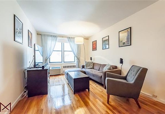 5th image of 140 7th Ave APT 4R