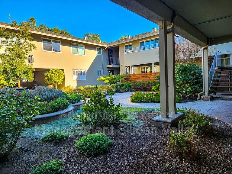 460 Lassen St #7 — Photo 6