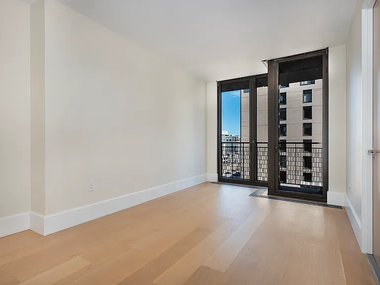 100 Vandam St #11A — Photo 3