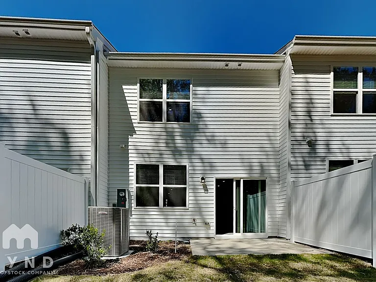 3005 Fulong Dr — Photo 15