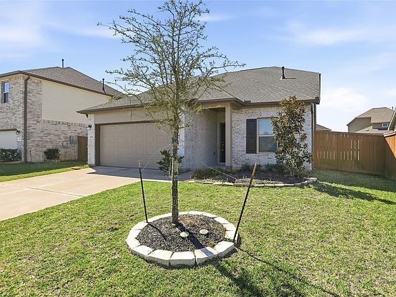 3rd image of 32315 Melbrooke Dr