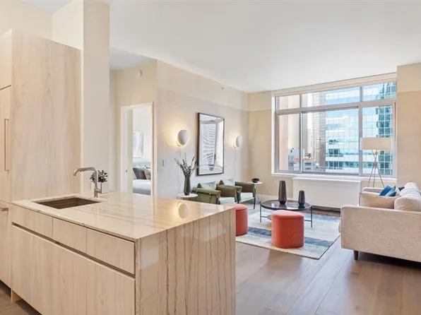 271 West 47th Street image 1 of 22