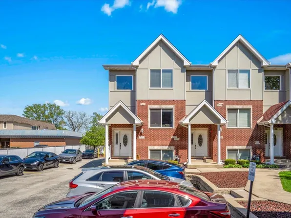 7222 W 83rd St, Bridgeview, IL 60455