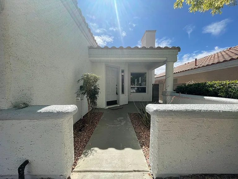3229 Indian Moon Dr — Photo 2
