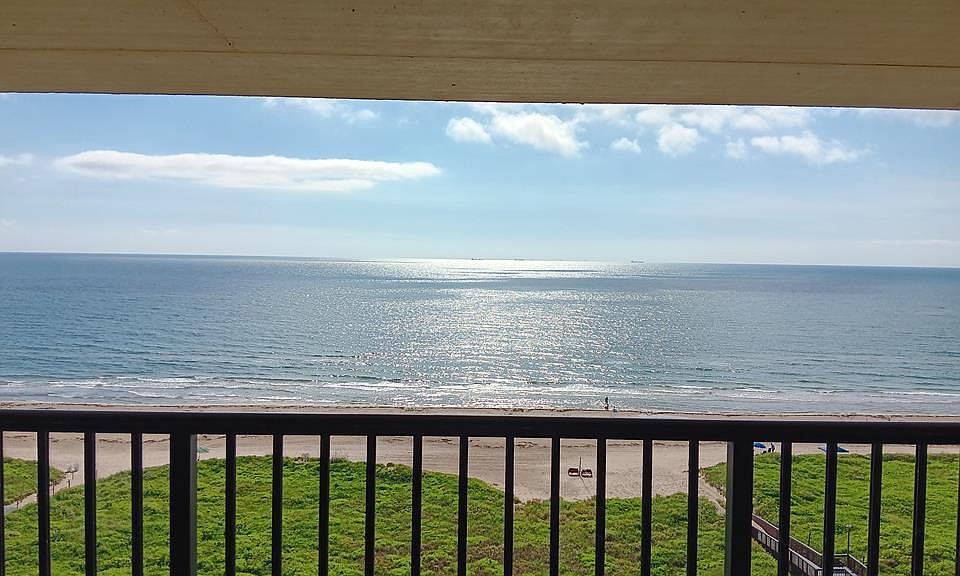 1st image of 3000 Gulf Blvd APT 1004