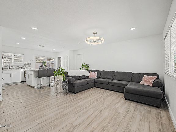 3rd image of 18004 N 33RD Drive