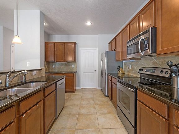 5th image of 109 Pilsen Dr