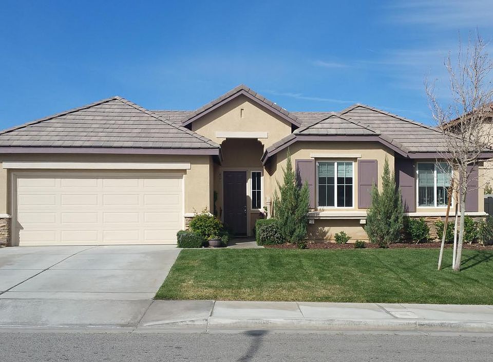 1st image of 38243 Villette St