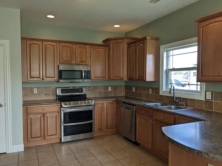 915 Golden Eye Ct — Photo 4