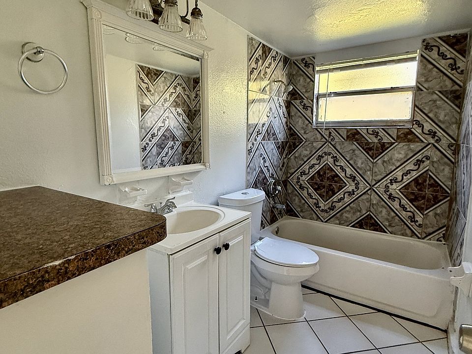 1st image of 716 Michigan Ct
