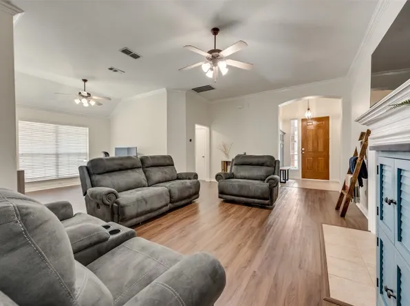 4753 Van Zandt Dr, Fort Worth, TX 76244