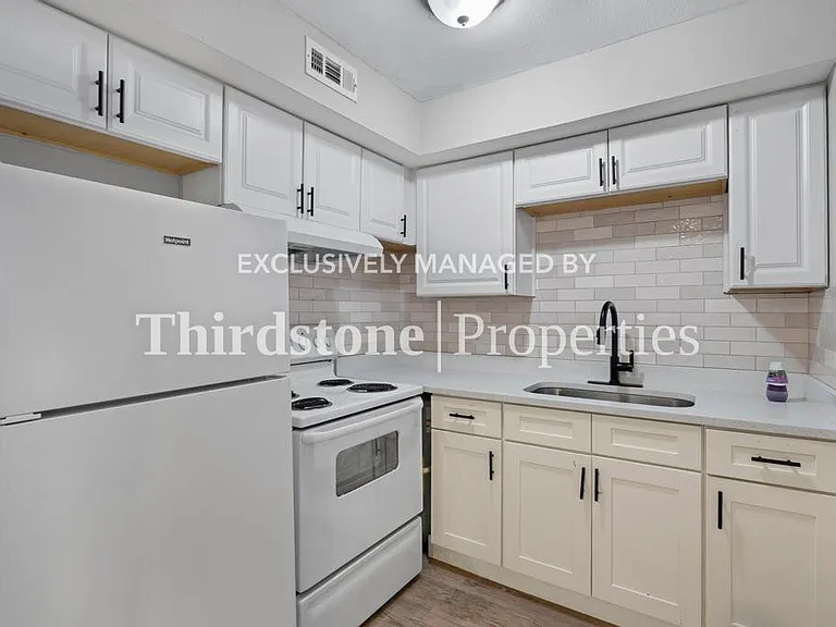 2887 Post St #2 — Photo 4