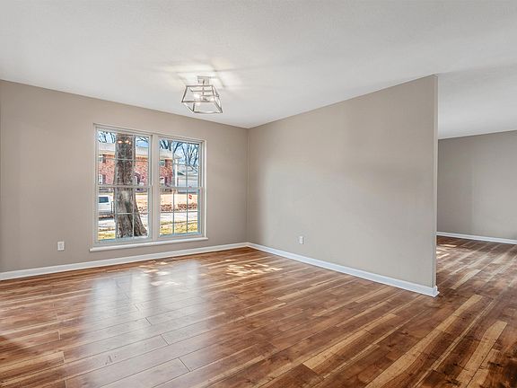 5th image of 3705 Dunkeld Dr