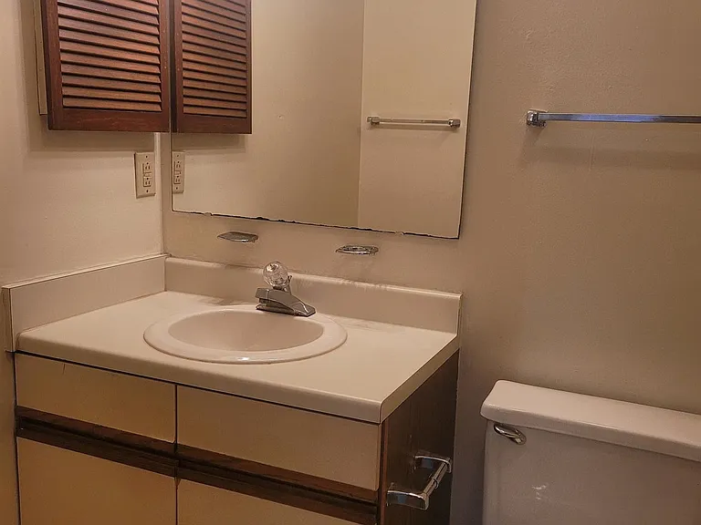 1208 Huntsman Ct — Photo 12