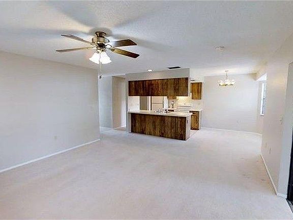 4th image of 6795 Friendship Dr
