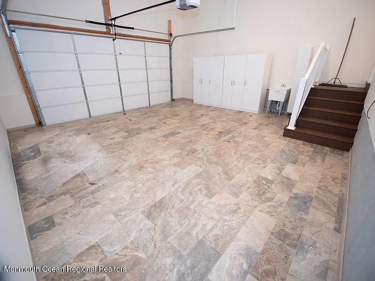 12 Cindy Ct — Photo 45