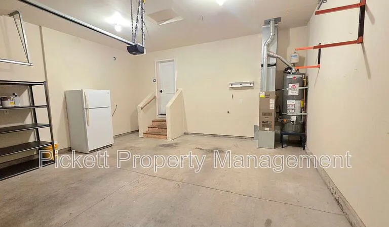 133 NE Gilmax Ln — Photo 24