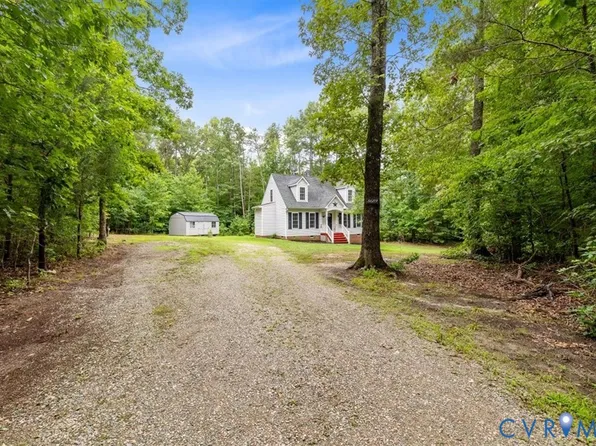 5689 Hickory St, Powhatan, VA 23139