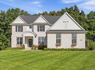 1213 Palatine Dr, Oakland, MI 48363
