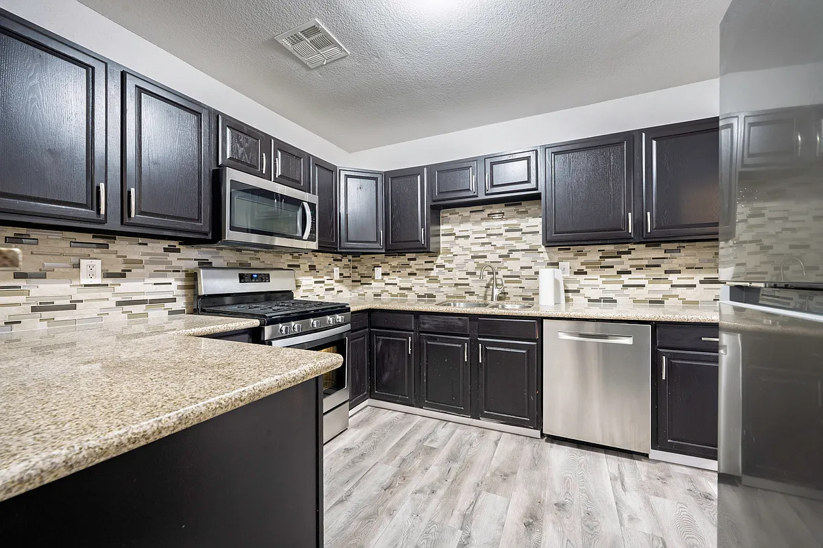 343 Tungsten Street Studio - For RENT - KITCHEN - 343 Tungsten St