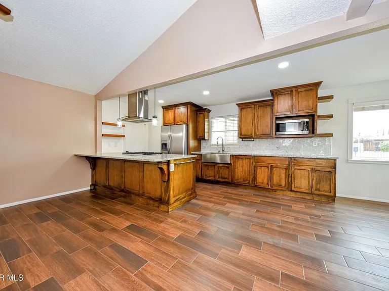 10348 Darin Rd — Photo 16