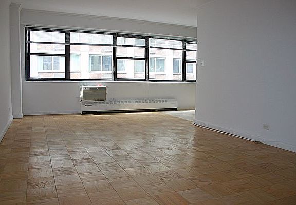 3rd image of 330 E 46th St APT 8V