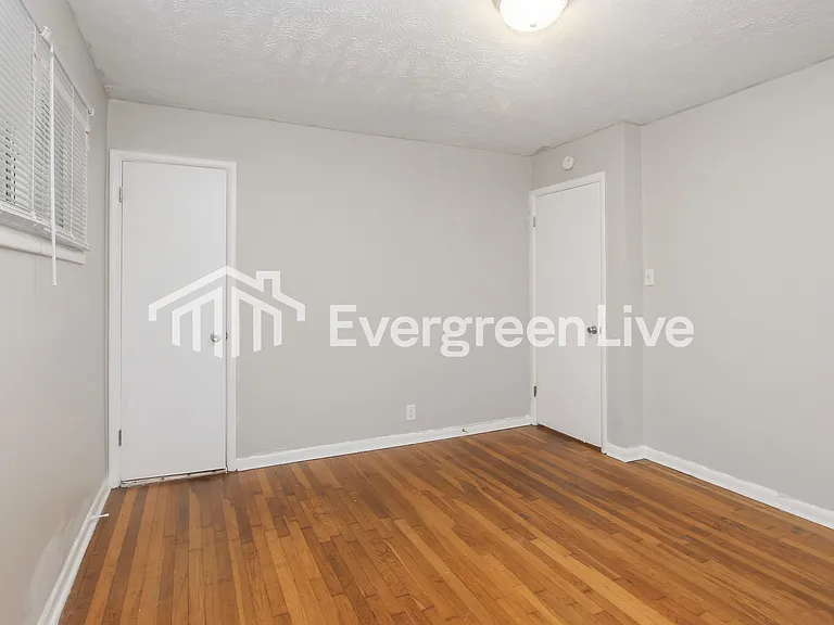 1120 Hathaway Dr — Photo 9