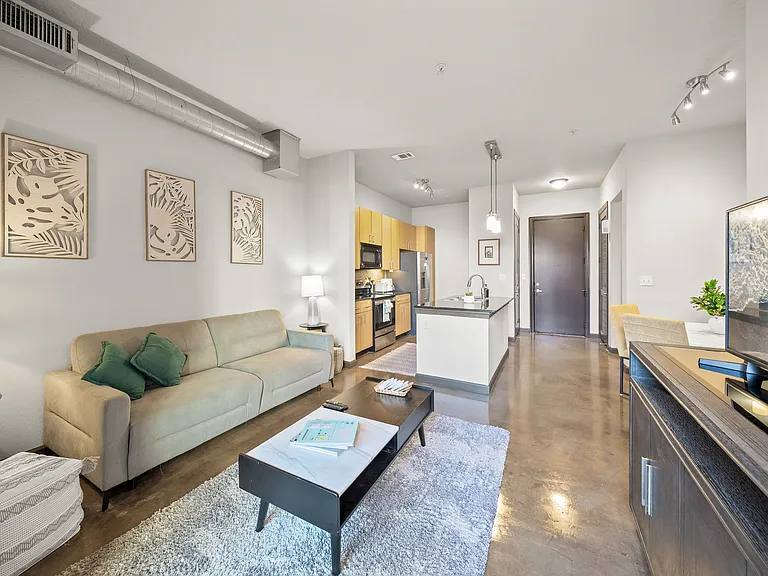 Millennium Westshore — Photo 6