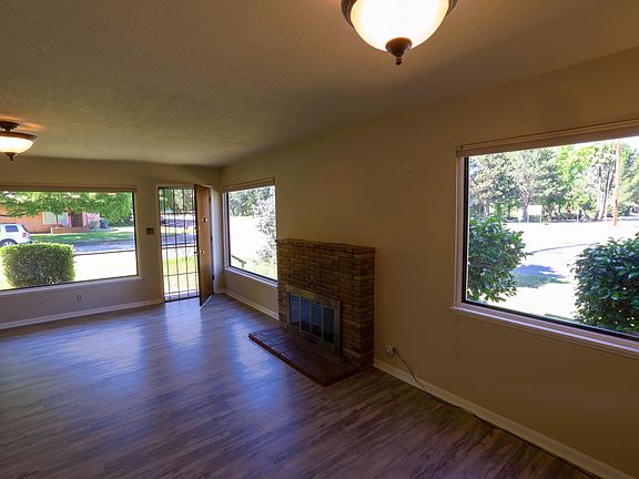 2nd image of 2208 Park Marina Dr