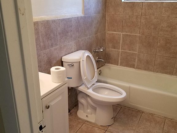 4th image of 2359 NW 81st Ter