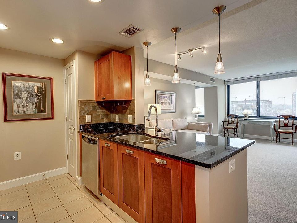 1st image of 2451 Midtown Ave #1202