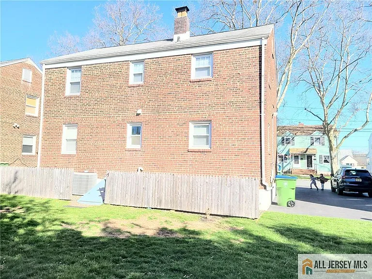 23 Coolidge Ave — Photo 26