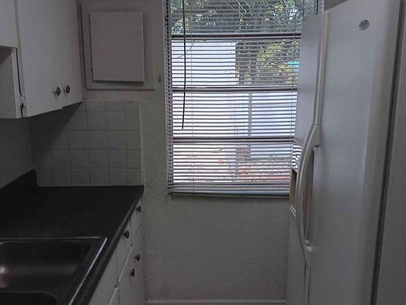 5th image of 1553 NE 131st Ln #1553