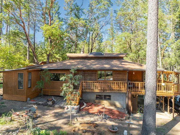 604 Draper Valley Rd, Selma, OR 97538