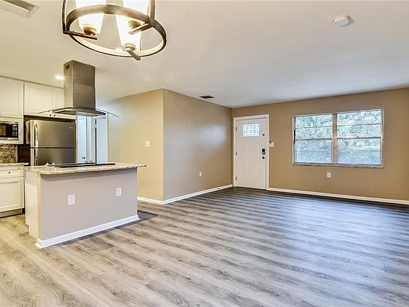 5th image of 1226 Kozart St
