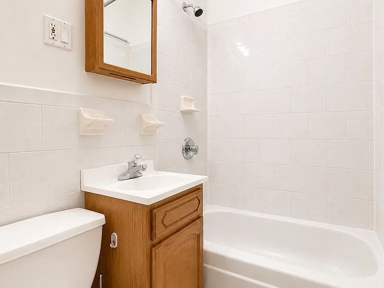 3133 Broadway #6 — Photo 11