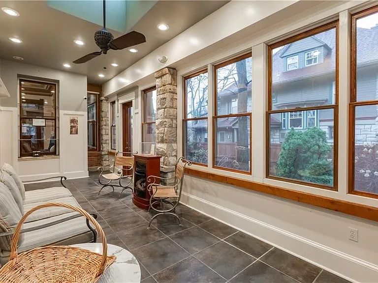 425 Gladstone Blvd — Photo 14