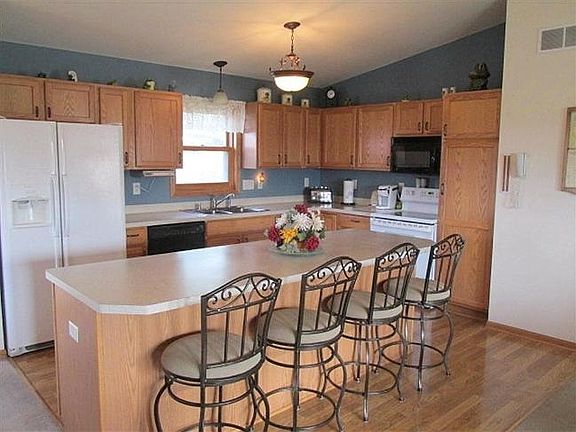 4th image of 1020 Marie Ln