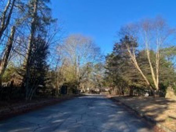 Exterior Neighborhood (street photo)