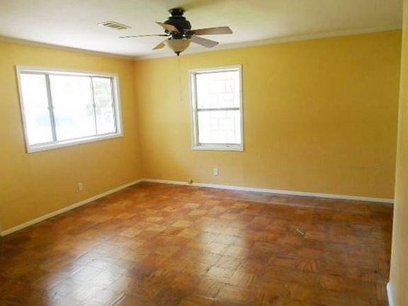 3rd image of 1045 Lona Rester Pl