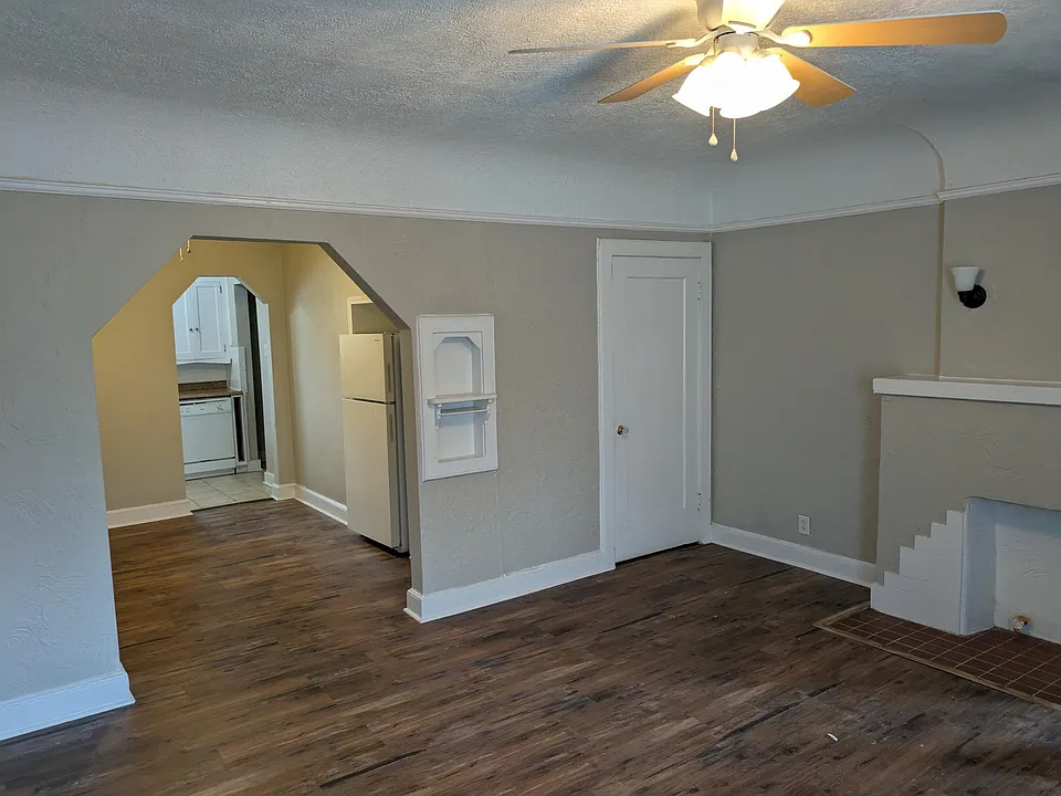 3414 S University Dr #6