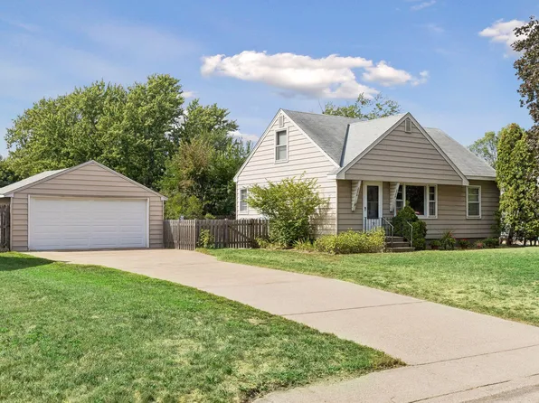 2578 17th Ave NW, New Brighton, MN 55112