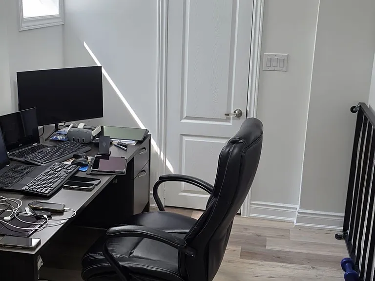 14 Lady Evelyn Cres #BASEMENT — Photo 10
