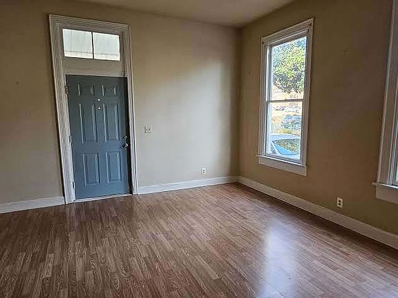 3rd image of 618 E Main St #C-1