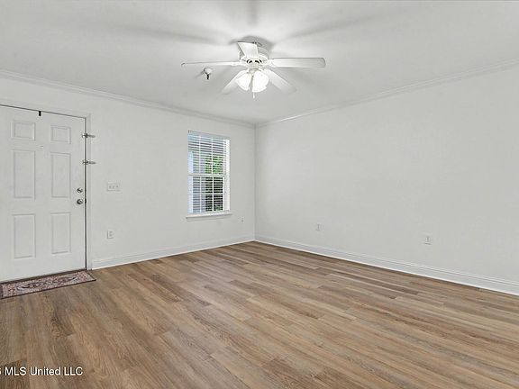 3rd image of 515 3rd St APT 7