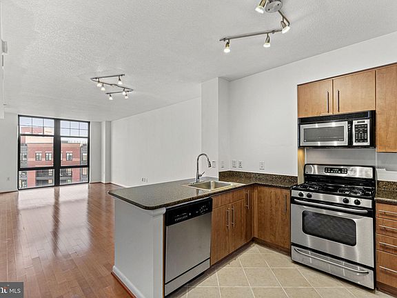 5th image of 1021 N Garfield St APT 634